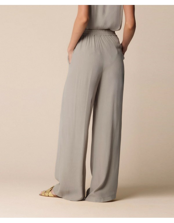 KoccaFlowing grey trousers with pleated waist detailing