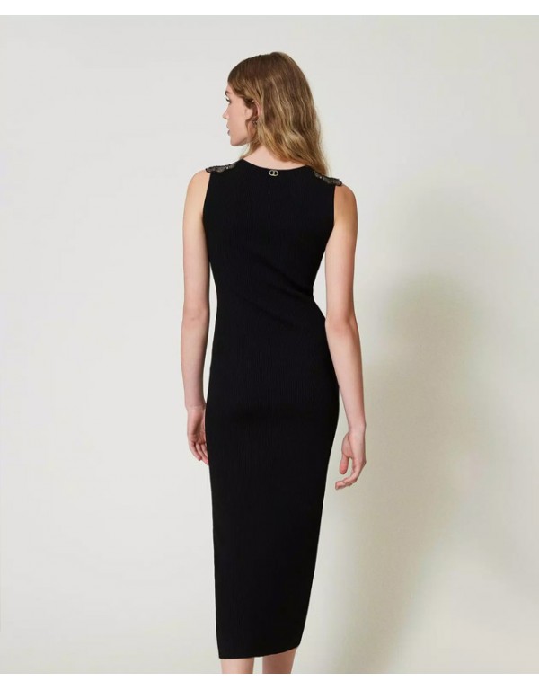 Long knit dress with lace