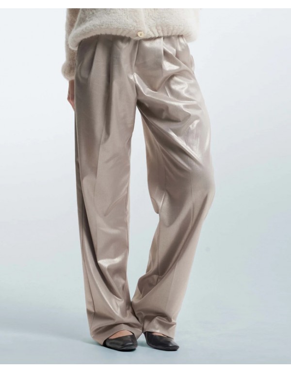 Kocca Suit made from shiny fabric