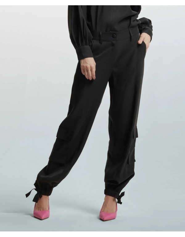 Kocca Trousers with large pockets and a drawstring
