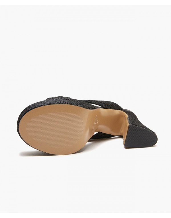 High slipper in raffia black color