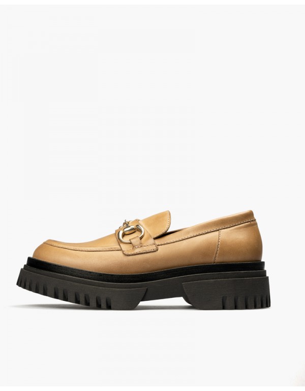 Moccasin in leather