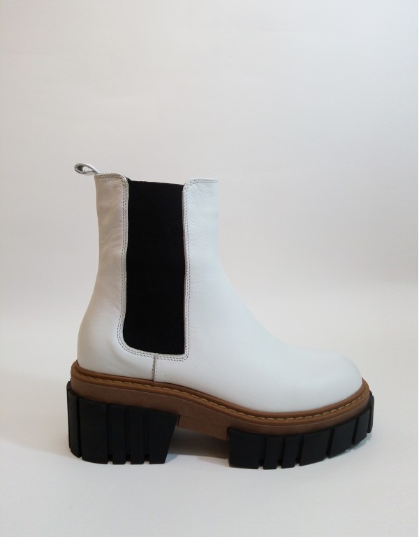 Leather ankle boots 